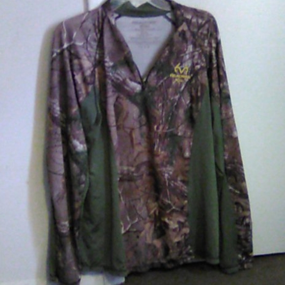 Realtree long sleeve shirt - Picture 1 of 3